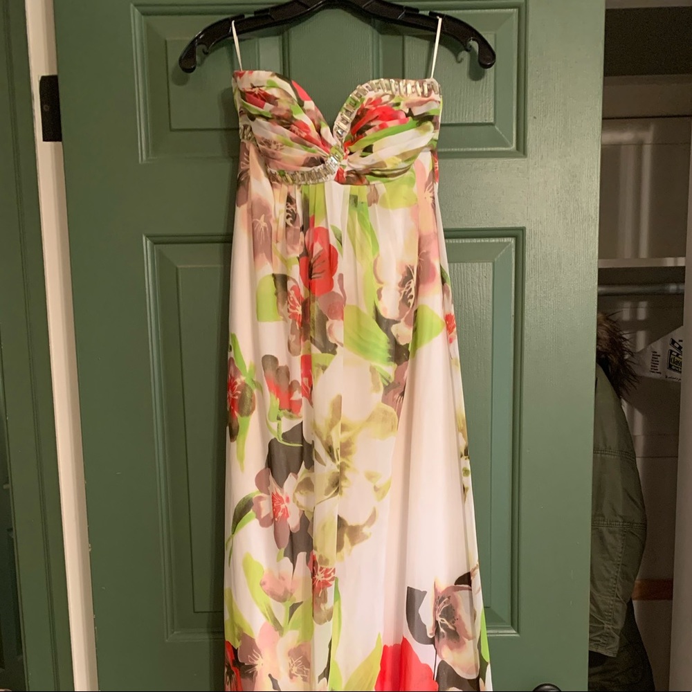 Caché floral prom dress